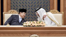 Presiden RI Prabowo Subianto bertemu dengan Emir Qatar Sheikh Tamim bin Hamad Al-Thani di Istana Amiri Diwan. (Dok. Tim Media Prabowo)