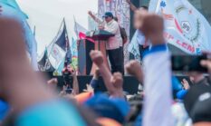 Rayakan Hari Buruh, Presiden Prabowo Rasakan Terik Panas bersama Ratusan Ribu Buruh di Monas