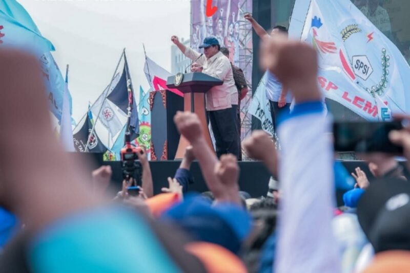 Presiden Republik Indonesia Prabowo Subianto hadir langsung dalam perayaan Hari Buruh Internasional 2025 di kawasan Monumen Nasional (Monas), Jakarta, Kamis (1/5/2025). (Dok. Tim Media Prabowo)
