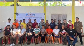 Universitas Sam Ratulangi memperkuat kesiapsiagaan masyarakat Desa Aer Banua, Minahasa Utara, menghadapi banjir rob dan pasang melalui PKM BIMA 2026 berbasis edukasi, pemetaan partisipatif, teknologi, dan kolaborasi warga. (Dok. Verry Lahamendu)